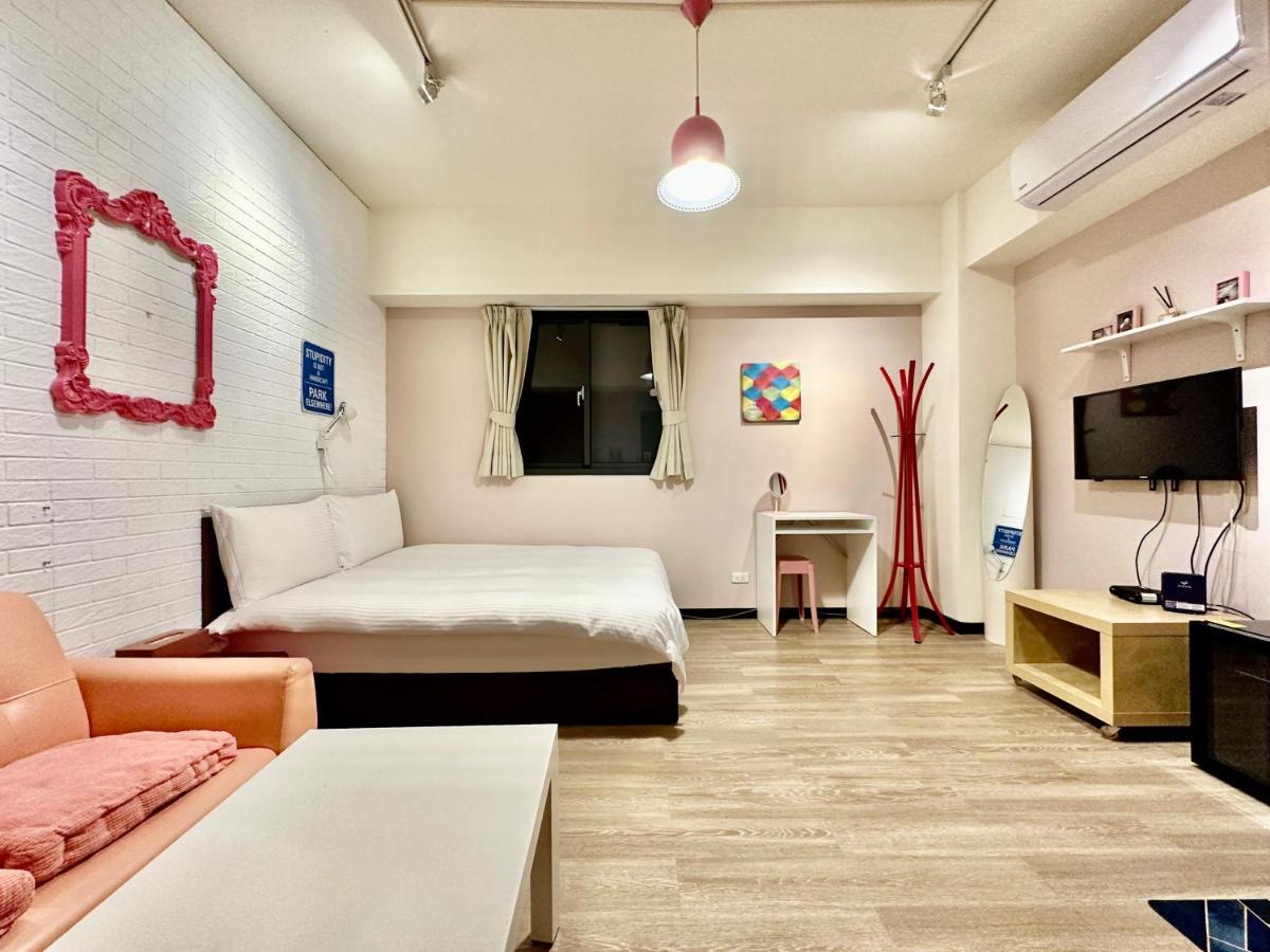 御旅 Inn Tajcshung Kültér fotó