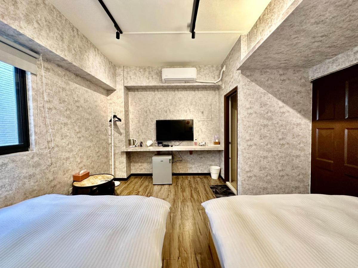 御旅 Inn Tajcshung Kültér fotó
