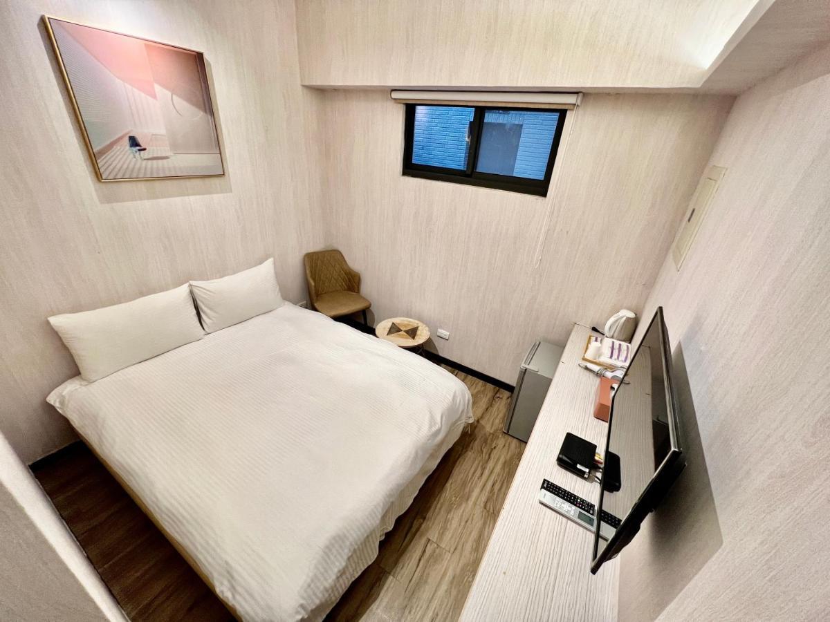 御旅 Inn Tajcshung Kültér fotó