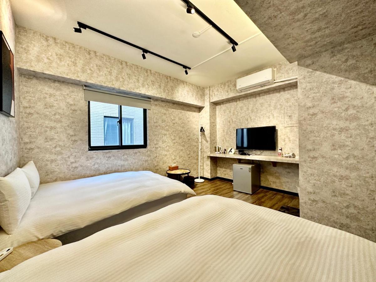 御旅 Inn Tajcshung Kültér fotó