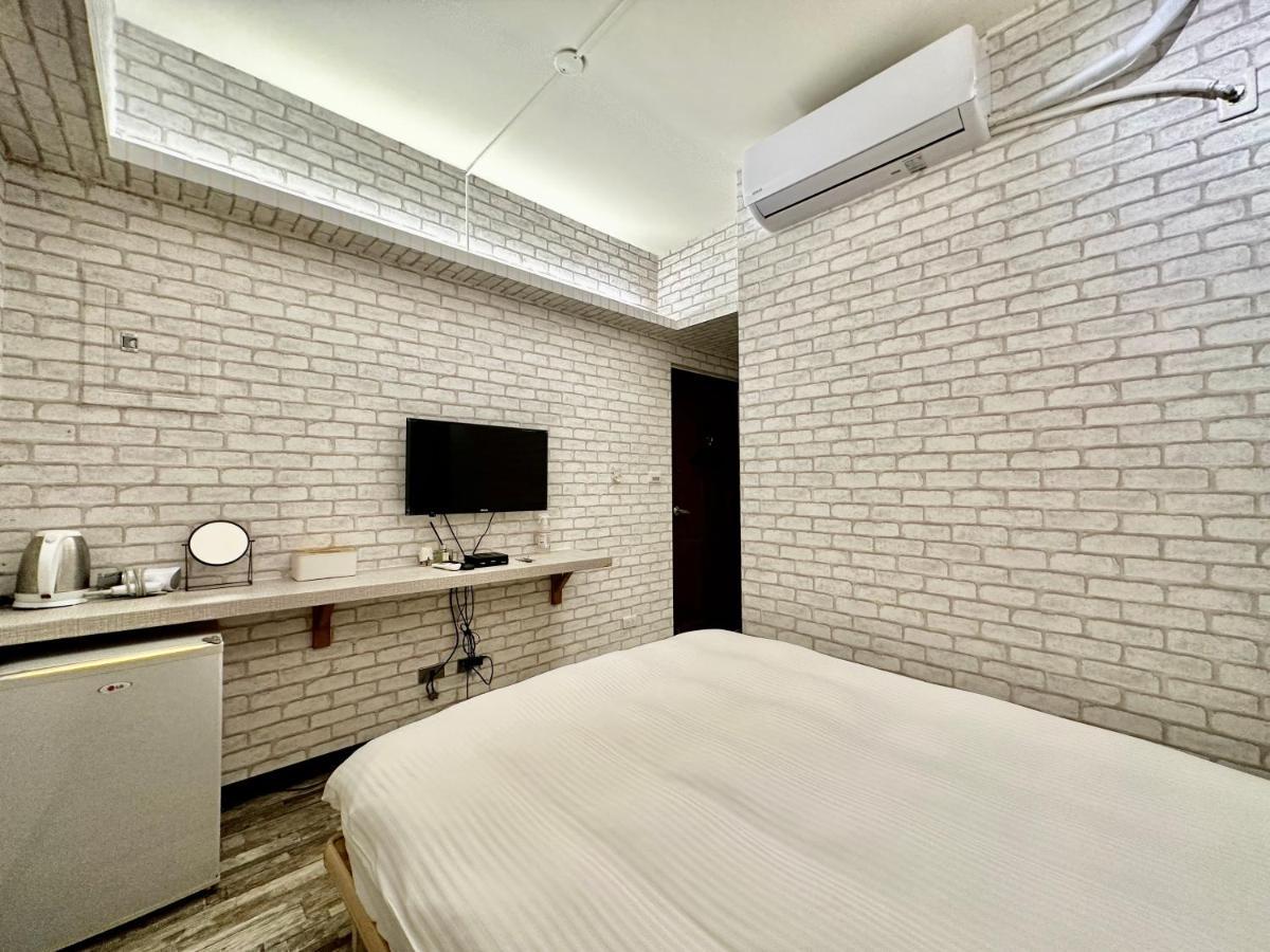 御旅 Inn Tajcshung Kültér fotó