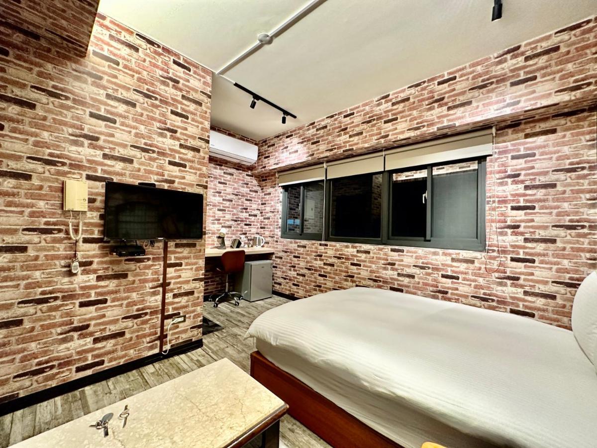 御旅 Inn Tajcshung Kültér fotó
