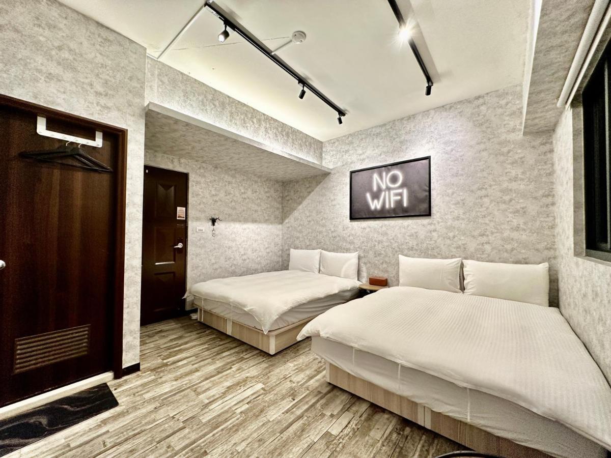 御旅 Inn Tajcshung Kültér fotó