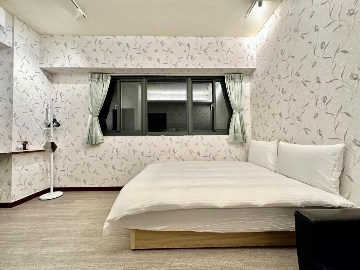 御旅 Inn Tajcshung Kültér fotó